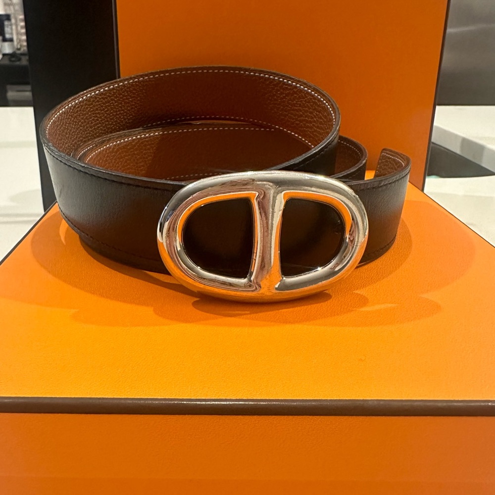 Hermés 24mm Reversible Black Leather Chain Belt